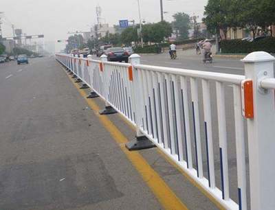 云浮倉儲(chǔ)籠、鄭州草坪護(hù)欄、佛山道路護(hù)欄與化妝品行業(yè)的物流解決方案