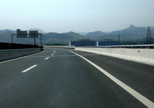 東莞劃線廠家 東莞道路標線廠家選擇東莞一方交通設施 日用品