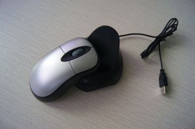 【新款2.4G無線鼠標批發,可充電不用電池鼠標,無線座充充電鼠標】價格,廠家,圖片,鼠標,深圳市奧貝迪塑膠電子-